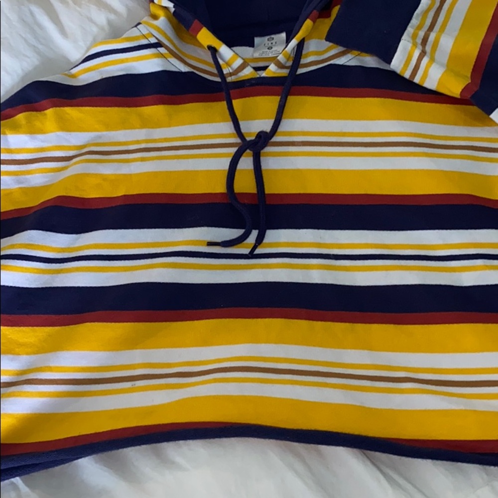 Cropped Sweater - Picture 3 of 3
